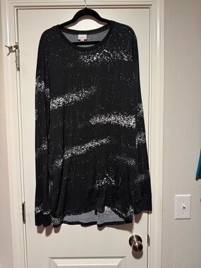 LuLaRoe Black Tunic with White Speckle Design
